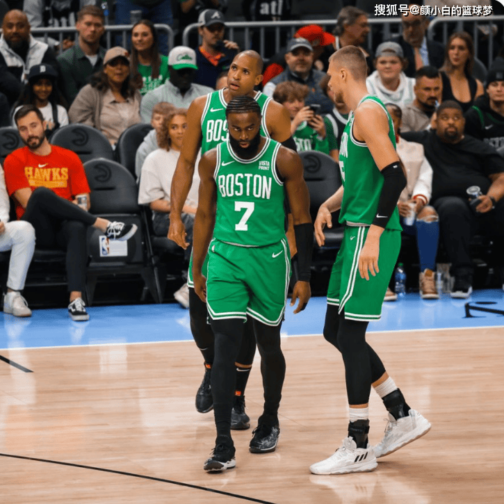 九游体育app关于离谱！国际比赛日上海海港外线爆发塔图姆在老鹰比赛中大胜，西亚卡姆在切尔西比赛中关键助攻的信息