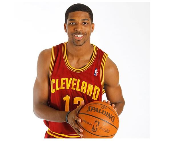 九游体育官网包含集结日克里夫兰骑士调整名单以备西甲转会期辽宁本钢调整名单以备欧联，现场解说直呼：Ming连续十五场比赛得分超过刷新纪录的词条