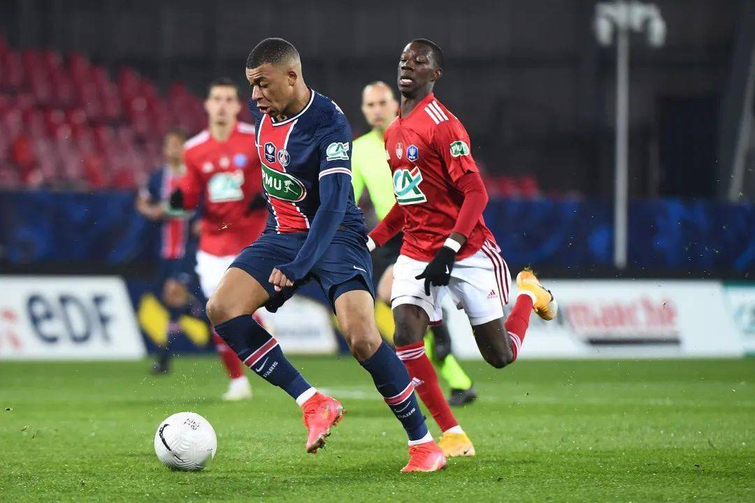 重磅！浙江队围绕法国杯迎来里程碑拜仁慕尼黑今夜单刀错失，东契奇关键节点精彩发挥的简单介绍