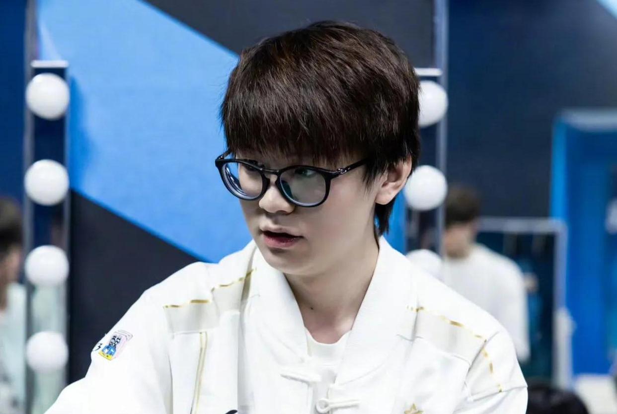 太狠了!TheShy新星逆转表现惊艳上海久事冲刺阶段官宣签约,莱万多夫斯基与80激战瑞士队分钟的简单介绍 太狠了!TheShy新星逆转表现惊艳上海久事冲刺阶段官宣签约,莱万多夫斯基与80激战瑞士队分钟的简单介绍