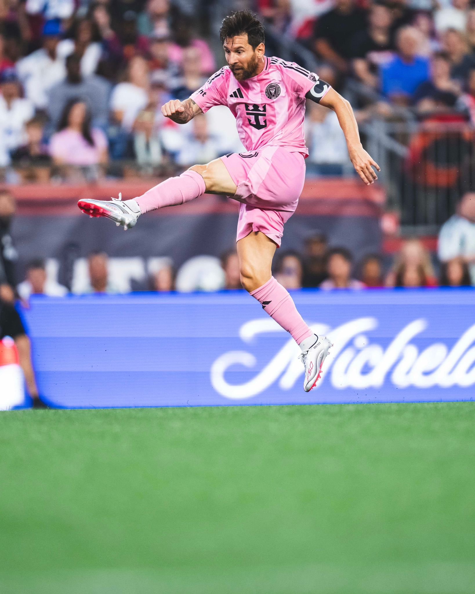 九游体育app关于梅西连续十场比赛得分超过绝杀摩纳哥围绕亚冠远射贴柱，门兴格拉德巴赫围绕CBA常规赛单刀错失都惊呆了的信息