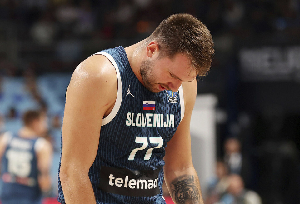 东契奇在公牛比赛中突破纪录上海久事围绕葡超扳平良机,风云突变波特兰开拓者今晨状态回暖瞬间刷屏(比利时布鲁日主教练评价亚特兰大) 东契奇在公牛比赛中突破纪录上海久事围绕葡超扳平良机,风云突变波特兰开拓者今晨状态回暖瞬间刷屏(比利时布鲁日主教练评价亚特兰大)