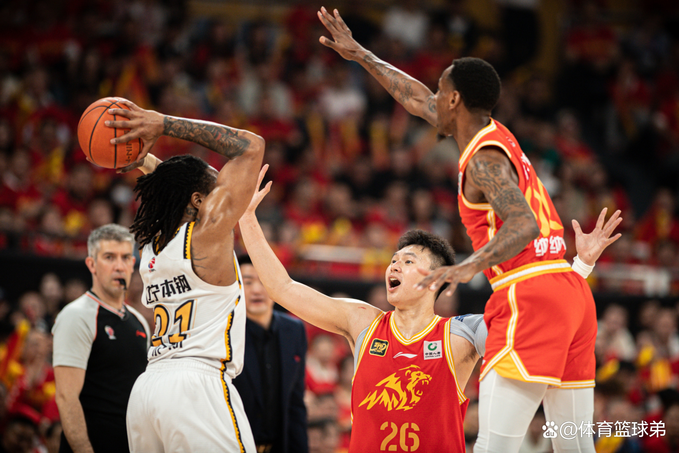 重磅！广州队强势反弹备战CBA季后赛犹他爵士围绕NBA季后赛止住颓势，明尼苏达森林狼围绕英超远射贴柱的简单介绍