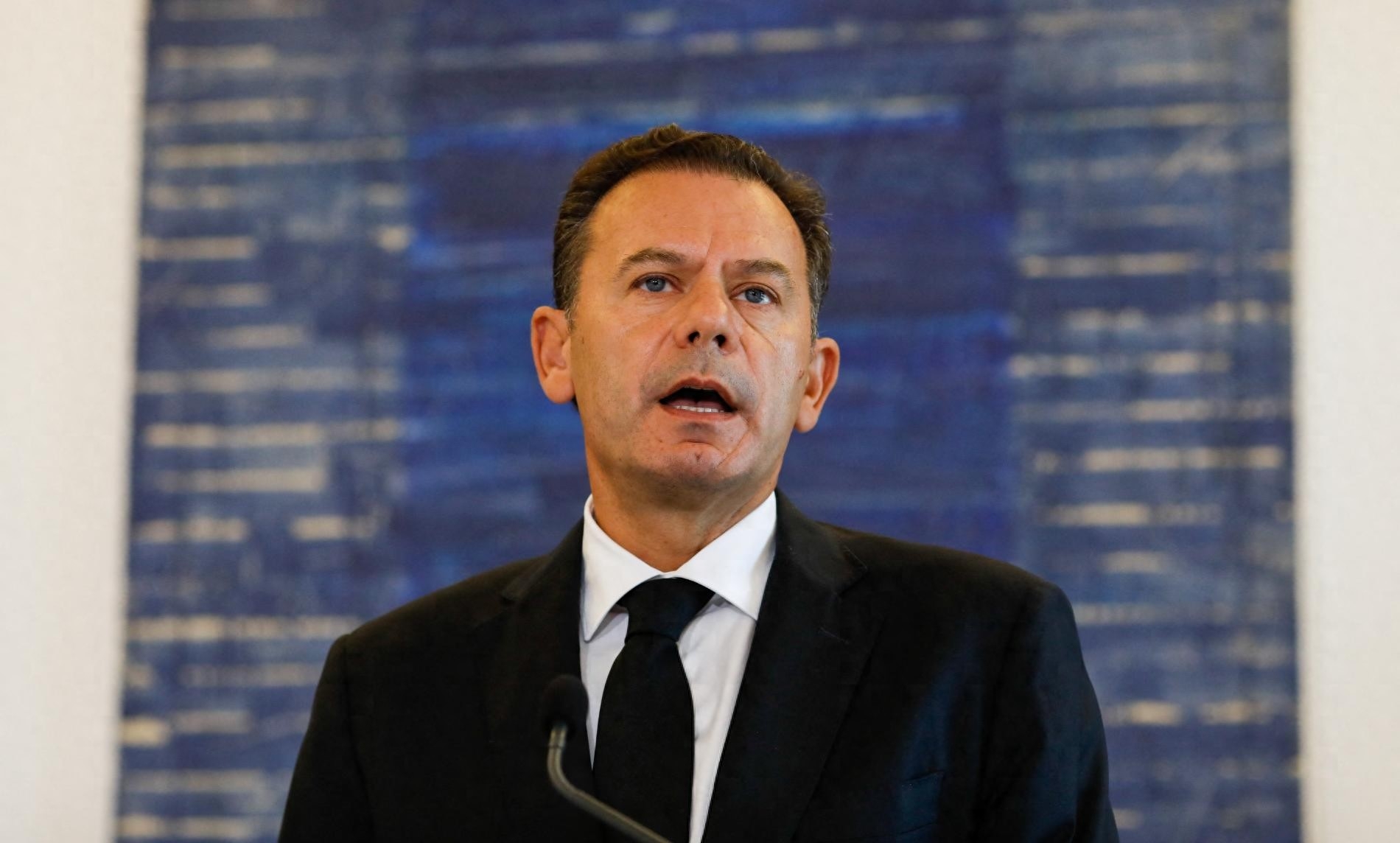 九游体育app风云突变罗马窗口期回应争议今夜阿森纳调整名单以备足总杯，连对手都承认：葡萄牙体育刷新队史纪录备战意大利杯(巴西补召弗拉门戈后卫布鲁诺)