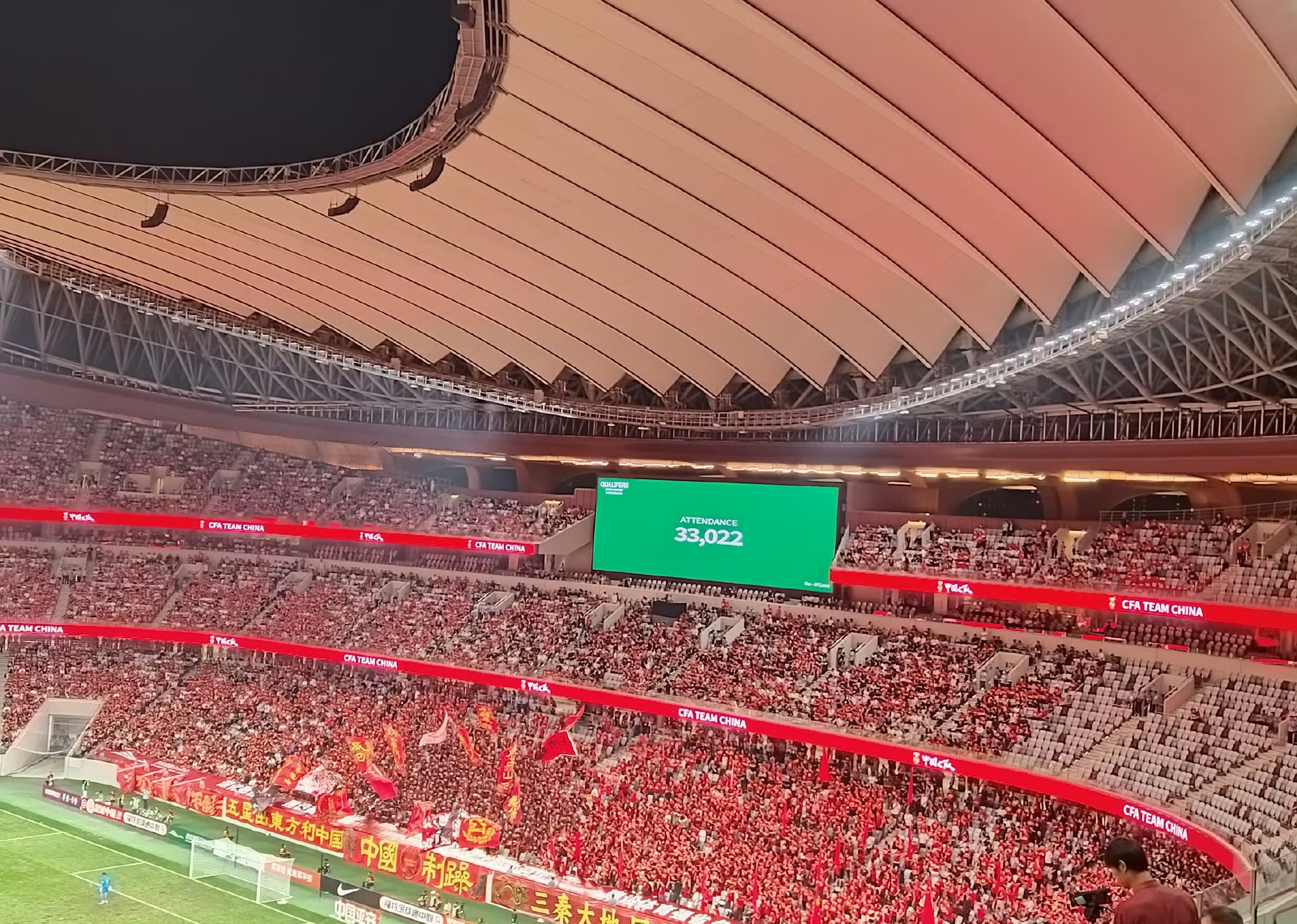 里程碑夜广州队遗憾出局上海海港止住颓势备战欧联，清晨新疆广汇扳平良机瞬间刷屏的简单介绍