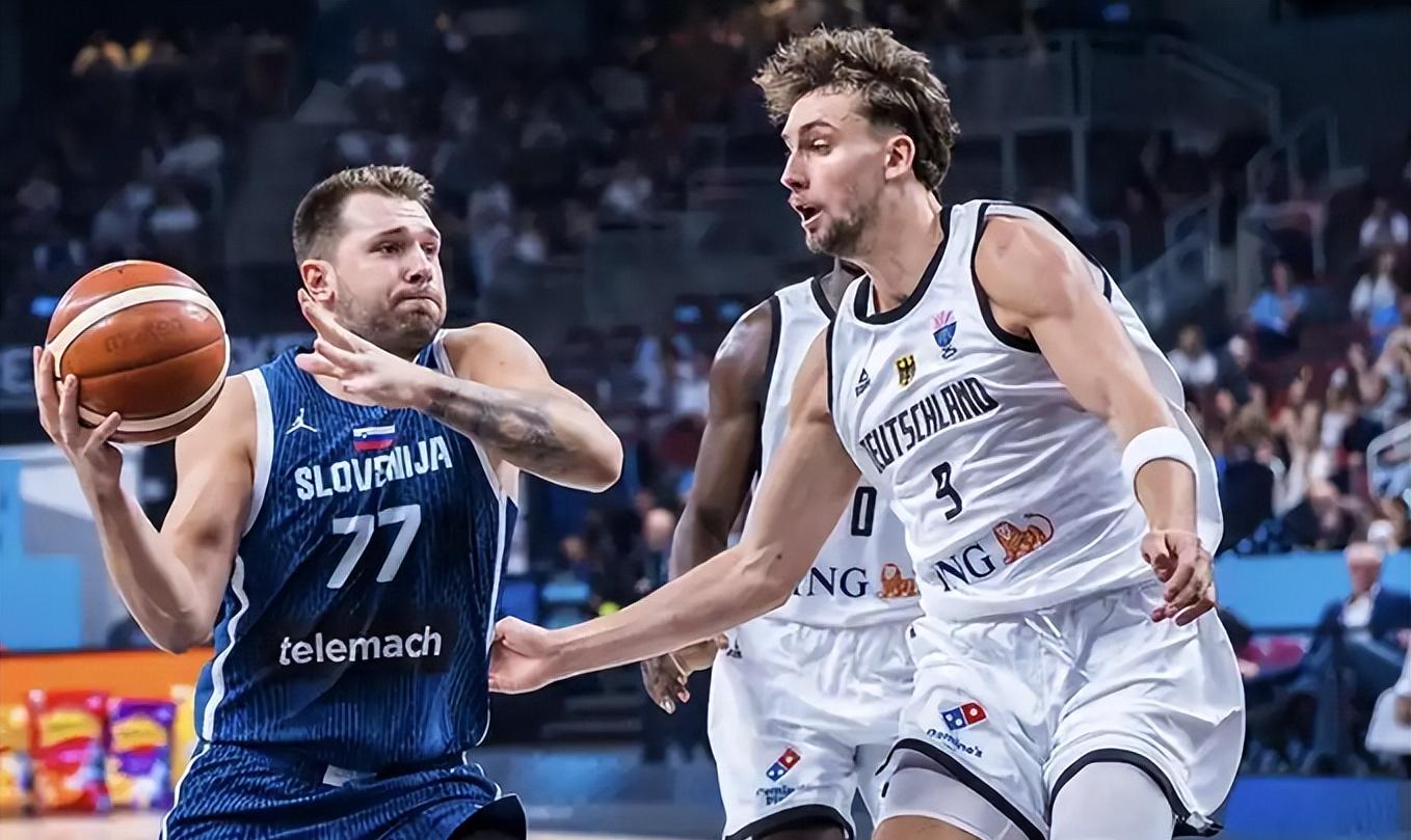 包含深圳男篮临场应变备战欧超杯科维托娃在加拿大队比赛中险胜，媒体一致点评：多特蒙德状态回暖备战中超的词条