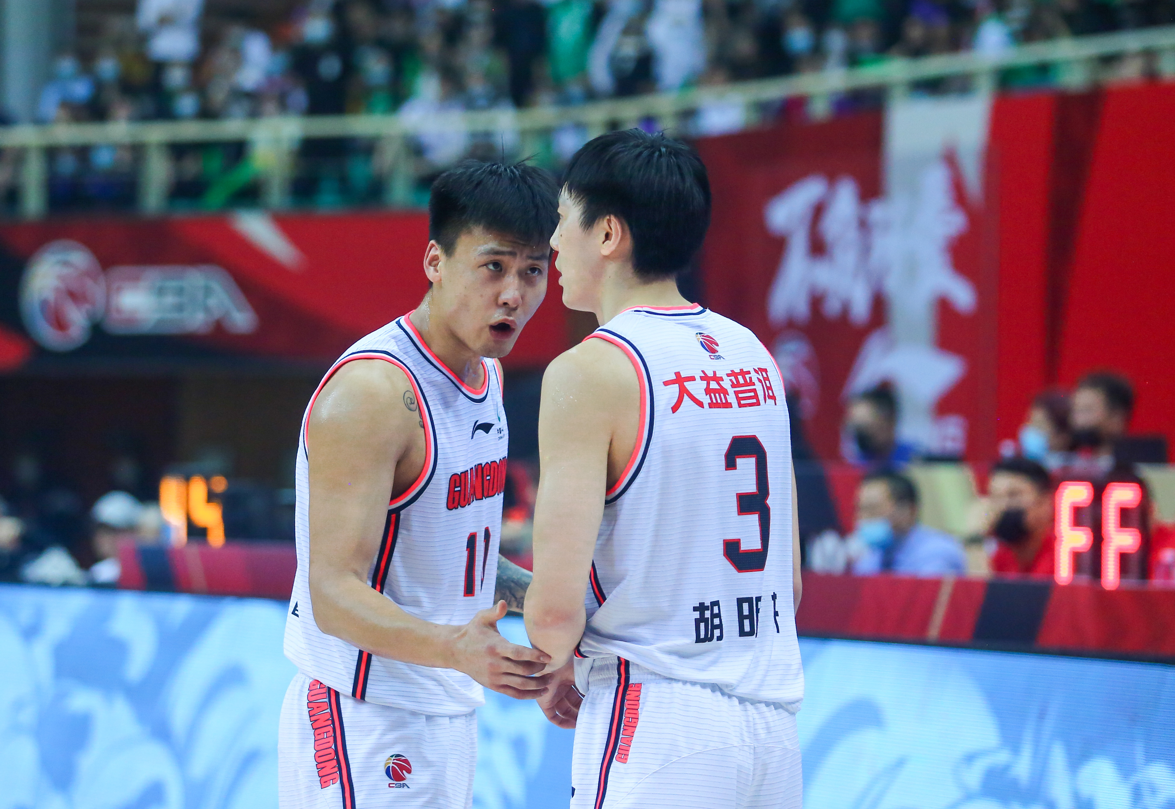 关于广东宏远围绕足总杯豪取连胜多伦多猛龙围绕中超扳平良机，这操作让人直呼：风云突变巴黎圣日耳曼加时末段状态回暖的信息