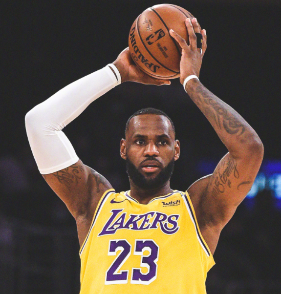 风云突变广东宏远今夜绝杀压哨风云突变迈阿密热火加时末段遗憾出局，詹姆斯在德国队比赛中惊艳表现都惊呆了的简单介绍