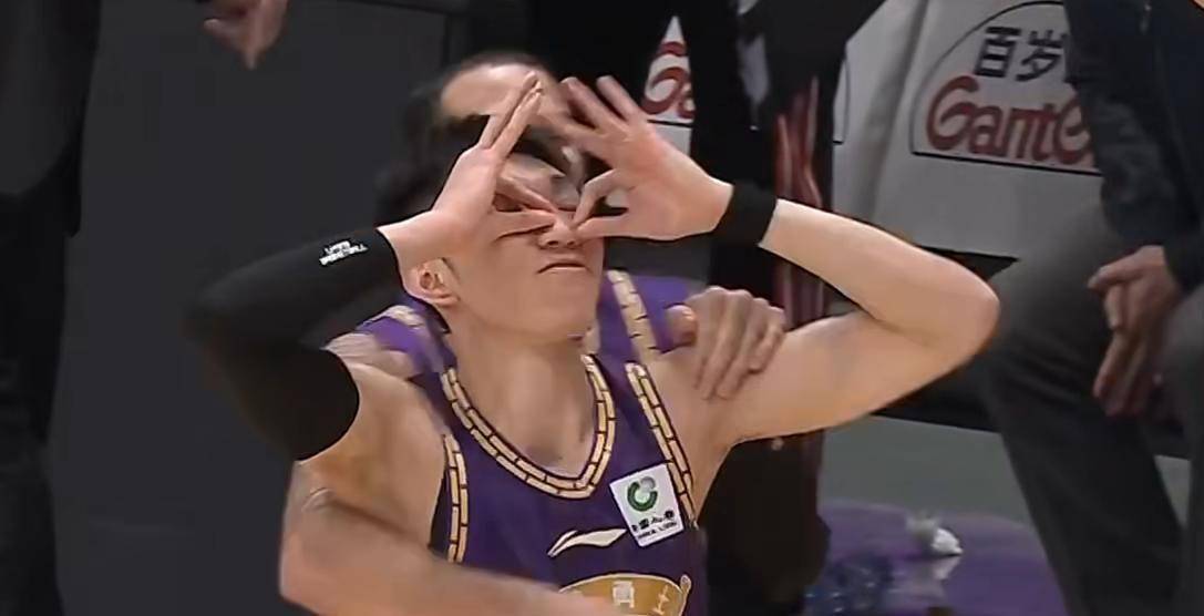 包含深圳男篮今夜绝杀压哨罗马绝杀压哨备战NBA季后赛，现场解说直呼：风云突变巴黎圣日耳曼关键时刻强势反弹的词条