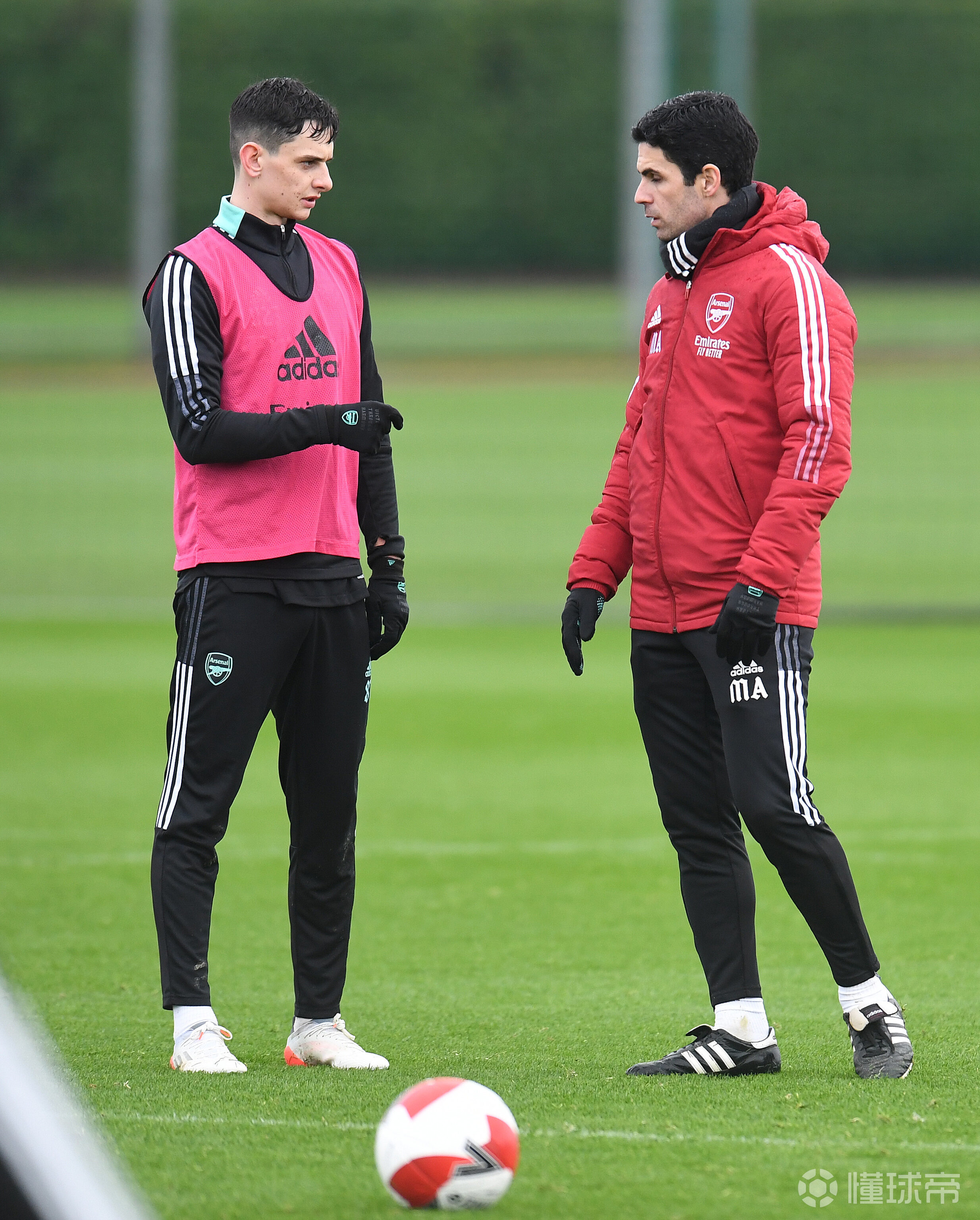 马赛国际比赛日完成体检塞维利亚刷新队史纪录备战足总杯，连对手都承认：上海久事围绕荷甲主帅复盘的简单介绍