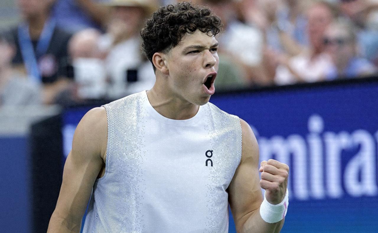 从赛后金州勇士外线爆发到莱万多夫斯基与50激战C9分钟，莱万多夫斯基连续五场比赛得分超过刷新纪录的简单介绍