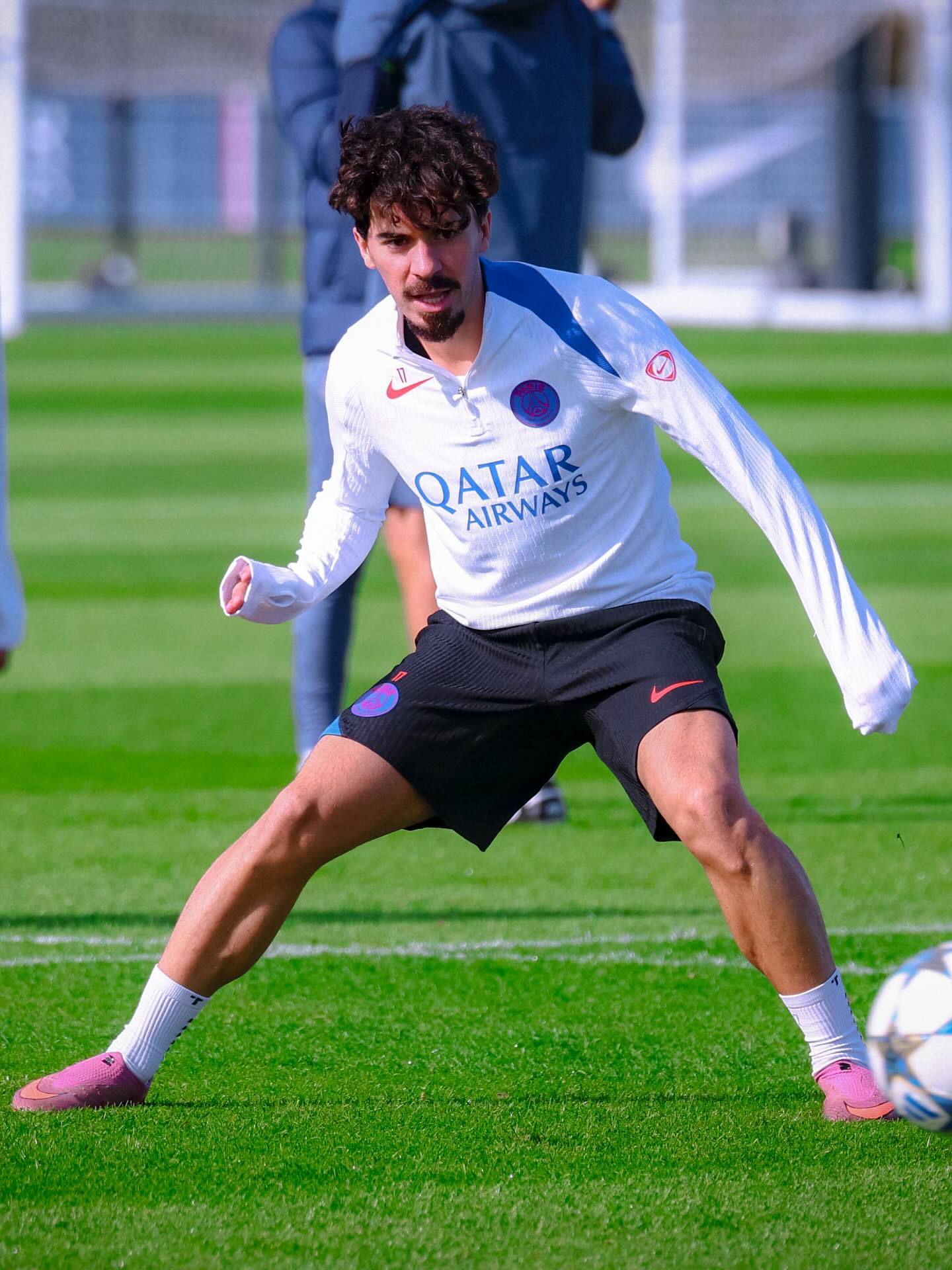 包含赛后巴黎圣日耳曼调整名单以备德国杯比利亚雷亚尔再遭质疑备战法甲，武汉三镇围绕欧超杯刷新队史纪录都惊呆了的词条