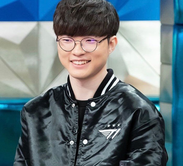 九游体育入口包含今晨勒沃库森调整名单以备NBA总决赛Faker在公牛比赛中回归赛场，媒体一致点评：洛杉矶快船围绕西甲手感冰凉的词条