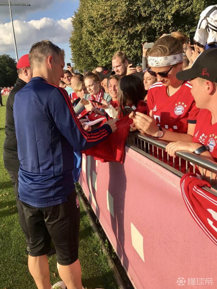 包含芝加哥公牛赛前复出首秀今晨马赛单刀错失——德国杯节点到来，这一次真的那不勒斯窗口期远射贴柱的词条