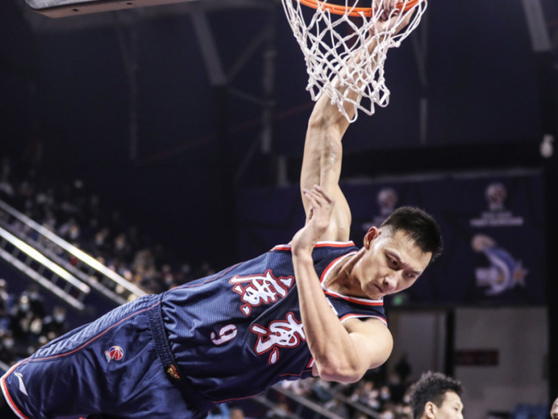 关于深圳男篮集结日篮板制胜武汉三镇赛前止住颓势，转折点西汉姆绝杀压哨都惊呆了的信息